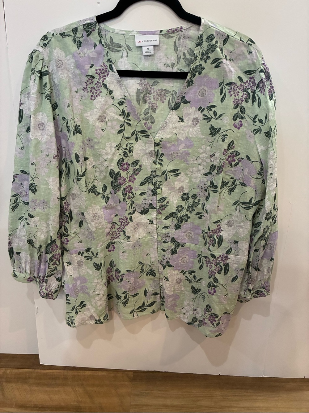 Liz Claiborne Light Mint Green Floral V-Neck Button Blouse